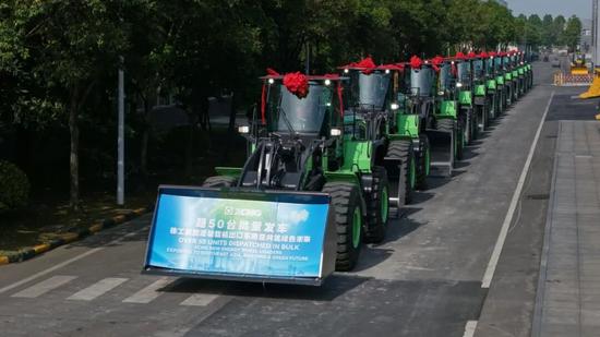 超50台批量发车 (1).JPG