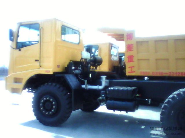 礦山寬體自卸車，震撼登場！