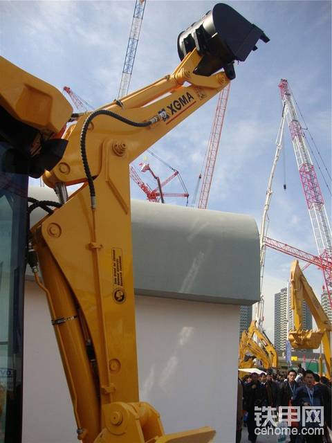 各厂家两头忙大聚会，不全请你来凑齐。