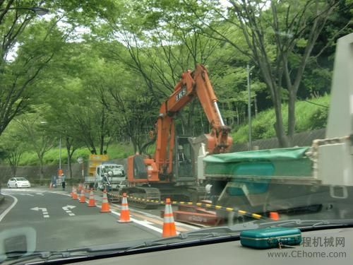 住宅區(qū)負(fù)近機(jī)械
