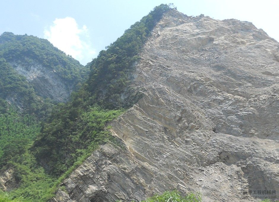 今天去收錢，礦山的爛斗山。