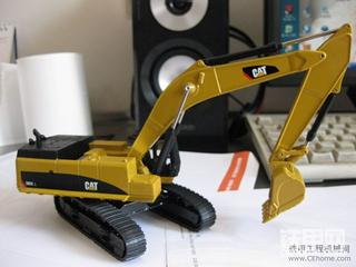 漂亮的车模  卡特