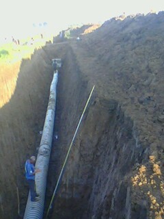 今天在工地挖的排水沟