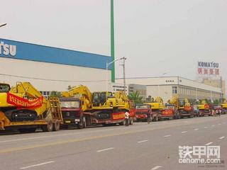 小松挖掘机在无锡市政建设中发挥作用