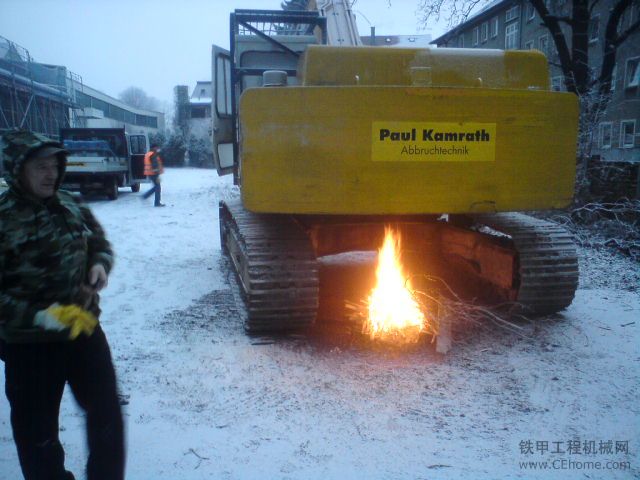 國(guó)外挖掘機(jī)暖車(chē)啊