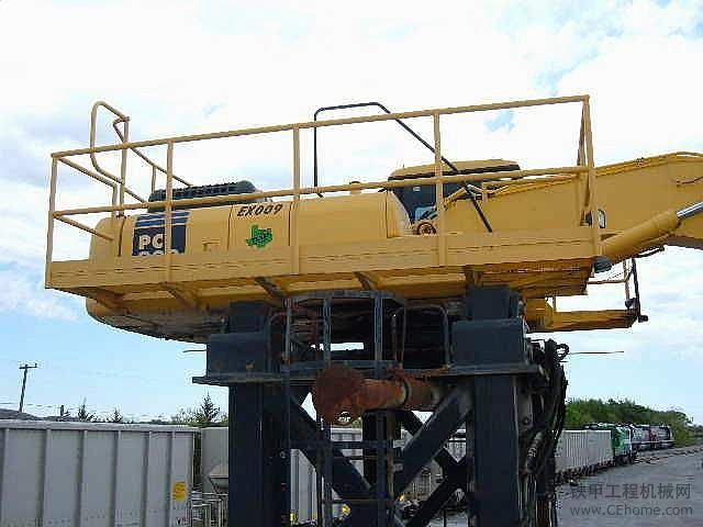 2004年小挖PC300HD-7軌道板車機(jī)