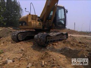 我以前的320c，车有点破。马上1万7了、车还是杠杠的