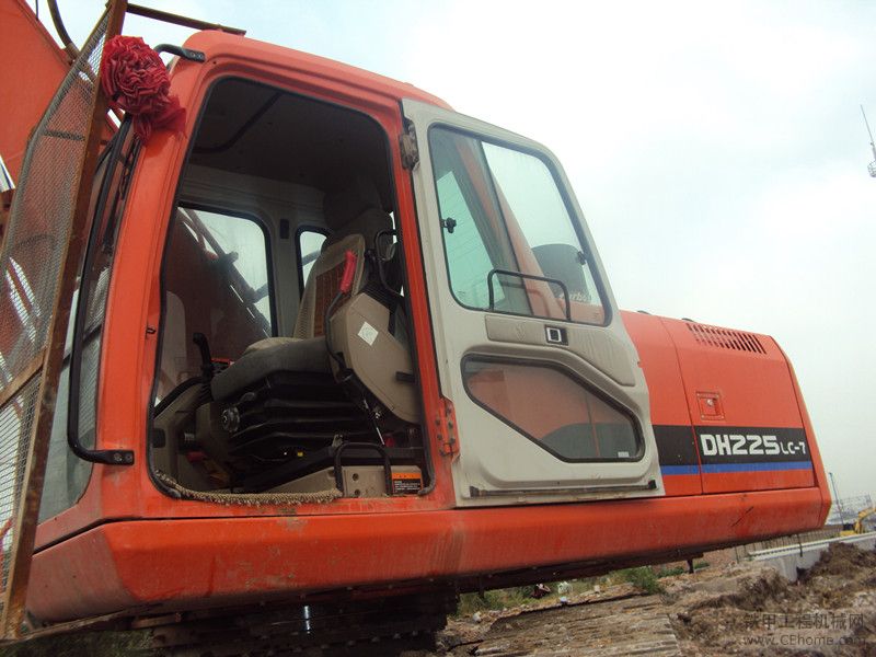 苏州石路DH220-7 挖机拆房