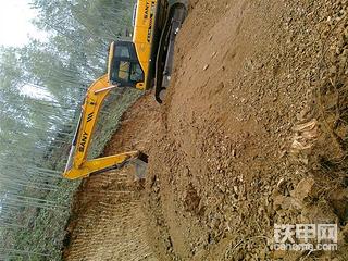 新进三一215C—8