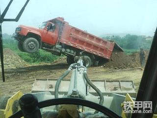 这些天忙死了 都不想开铲车了 …………