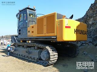 石材博览会2011--现代R800-7A FS正铲挖掘机