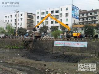 加长臂挖机
