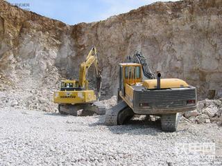 这台沃尔沃EC340长得有点怪