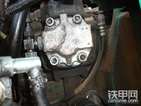 液压泵摇摆问题