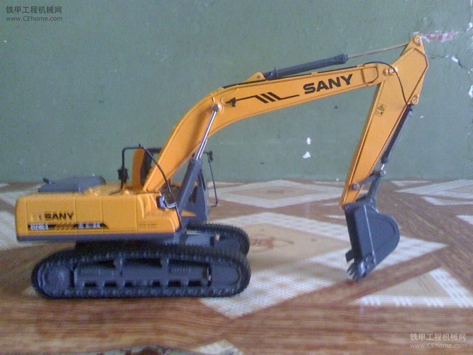 SANY215-8挖機(jī)模型！