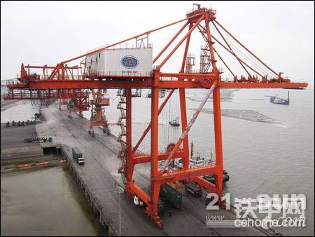 STS5501岸边集装箱起重机