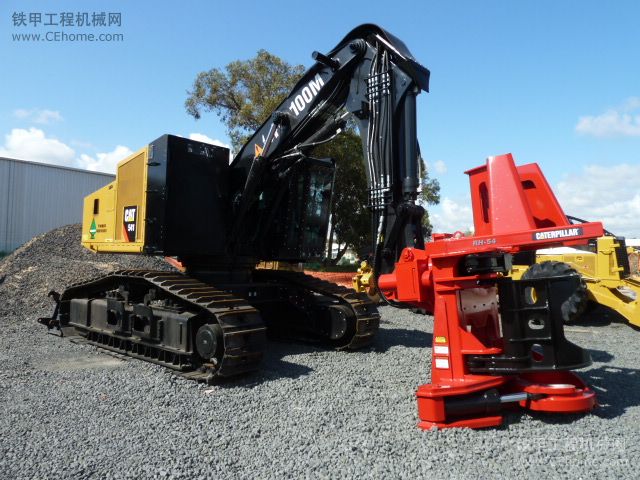 卡特390D LME挖掘機(jī)上拖扳車(chē)去礦山