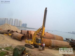 来来围观。特种挖掘机、中国就没几台....