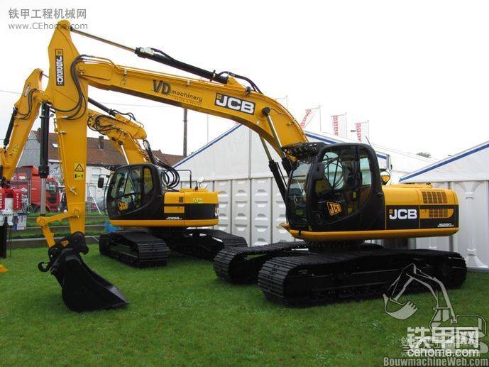 JS220LC