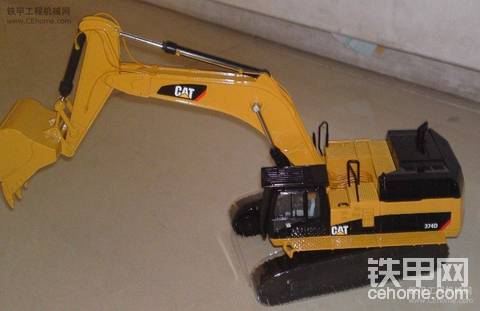 今天新买的CAT 374D