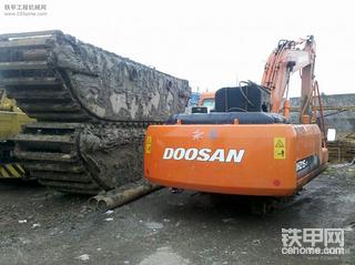 水路挖机吊装 工程结束回家啊