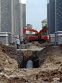 国庆放假在家天天玩电脑  今天被老爸拉工地去了 随手拍了几张