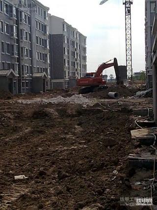 国庆放假在家天天玩电脑  今天被老爸拉工地去了 随手拍了几张