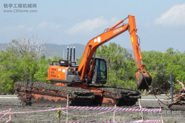 最新日立MA200水上挖掘機