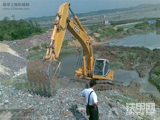 我的挖機(jī)2011年所到過工地的干活照(人生中的第一臺(tái)機(jī)到第三臺(tái))