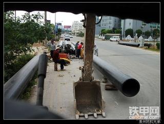 小松轮挖吊管记
