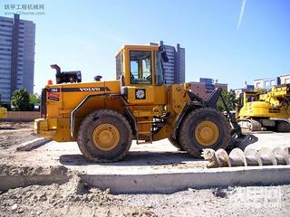 volvo L90装载机