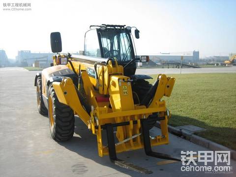 JCB伸縮臂叉車