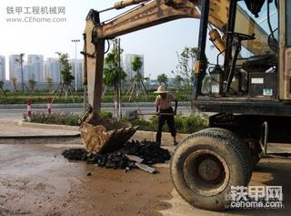 如何挖草？高手来设计牙齿……