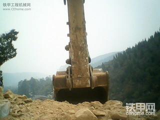 哥开的卡特336D。
