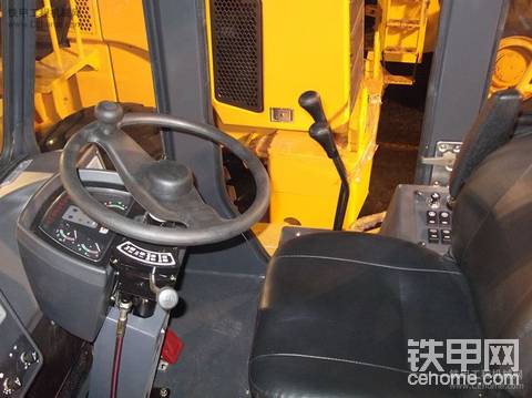 柳工855N驾驶室内饰图片