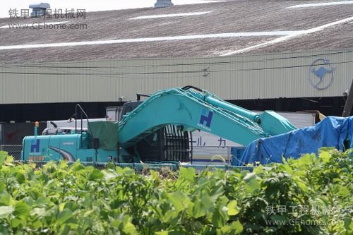 日本拆卸機(jī)械-神鋼210D-8挖掘機(jī)