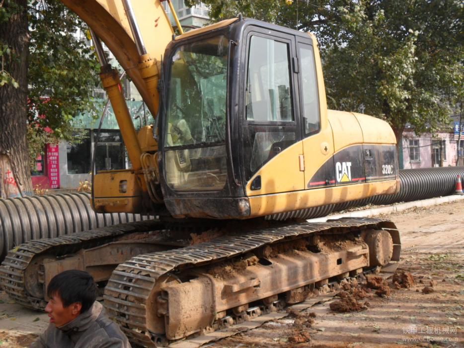 CAT320C