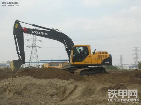 秀秀我的VOLVO200B   过几天发表机器的真实油耗