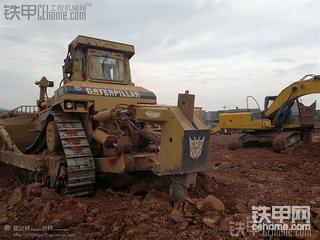 變形金剛 CAT D10