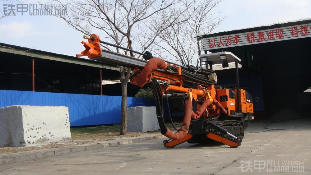 高性能鑿巖臺車橫空出世