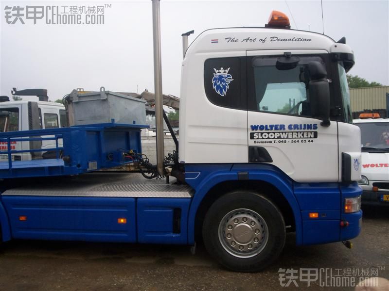 斯堪尼亞P94牽引車拉單軸運挖掘機車
