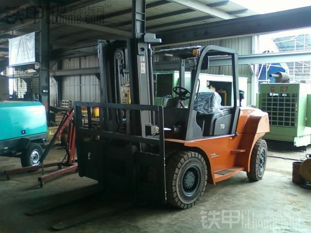 在國外徐工7噸叉車