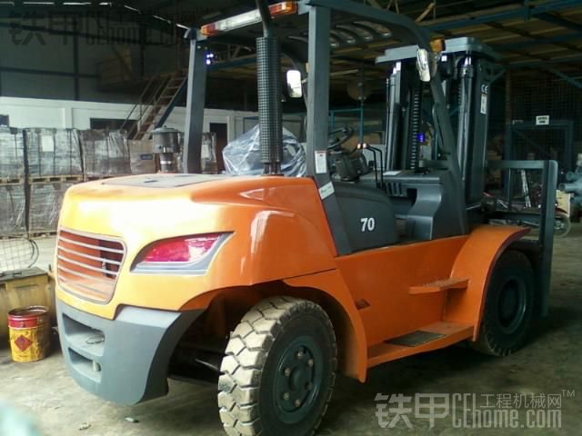 在國外徐工7噸叉車