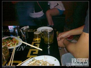 JJ終于三分天下！遠(yuǎn)赴海南！拖上小三！帶起愛女！執(zhí)子之手！與子攜老！有美女噢