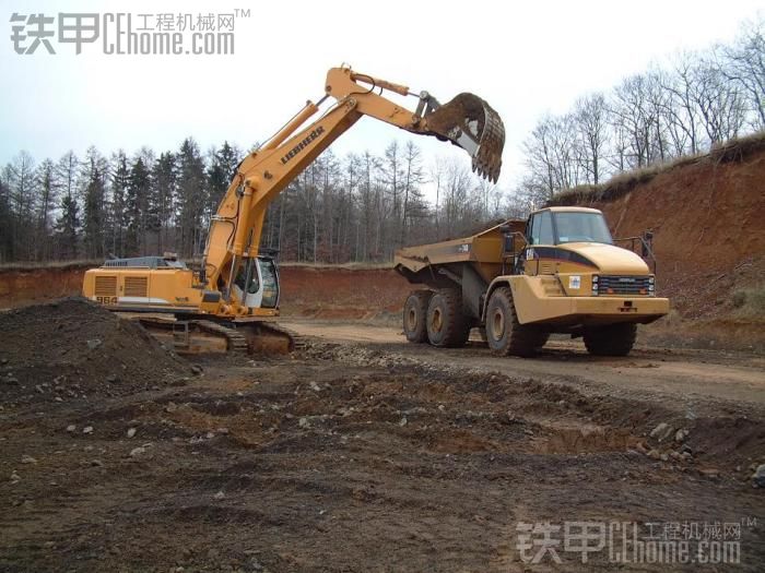 強悍...LIEBHERR-964 C