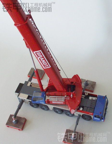 NZG出品-1:50 TEREX-DEMAG AC200起重機(jī)模型