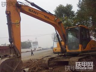 三一挖掘机135C-8