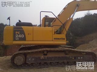 開(kāi)了270小時(shí)的小松240
