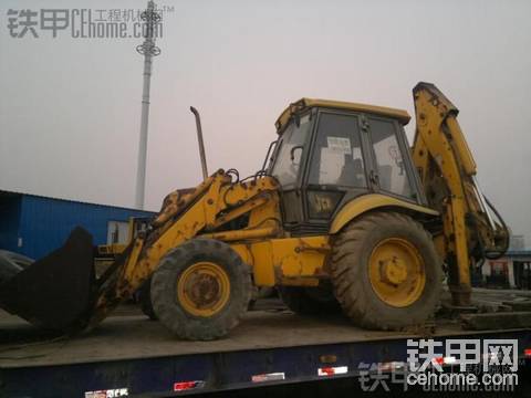 JCB3CX两头忙出售.闲置时间长.性能良好