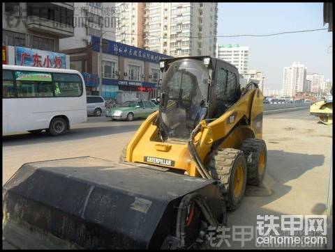 路遇卡特滑移，铣刨机兄弟！